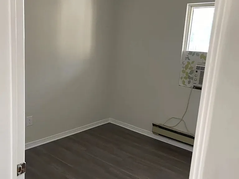 623 Gerrard St E #3 — Photo 5