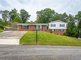 5750 Lyle Cir, Hixson, TN 37343