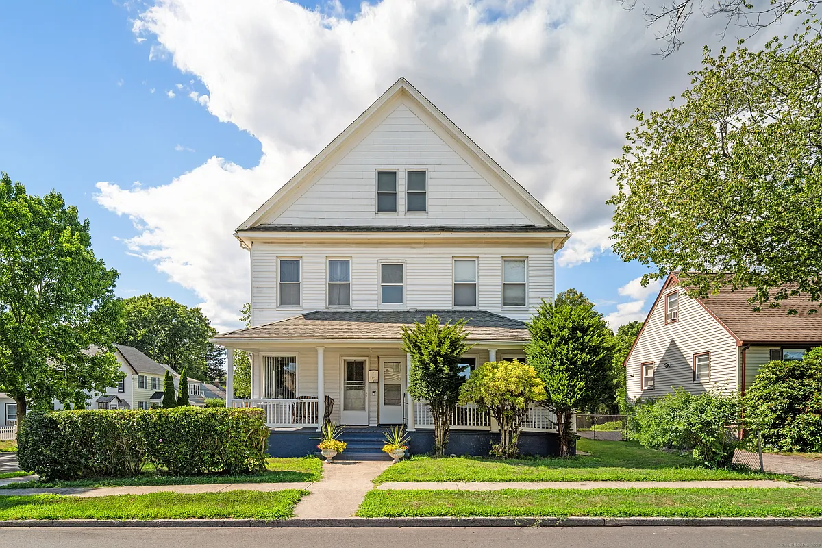 Building Photo - 314 Suburban Ave #3