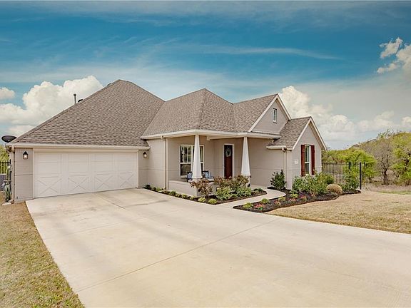 2nd image of 322 Bluestem Ln
