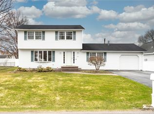 602 Franklin Park Dr, East Syracuse, NY 13057