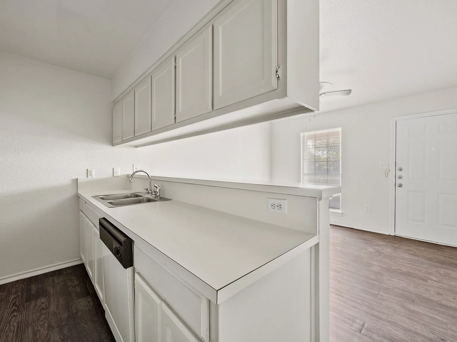 1 bed, 540 sqft, $895 — Photo 1