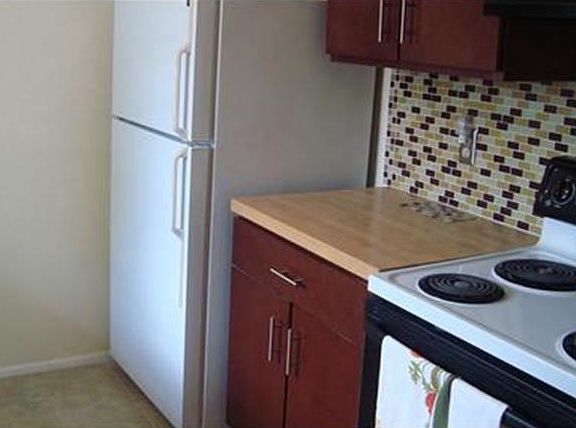 4th image of 1707 Belleair Forest Dr APT C