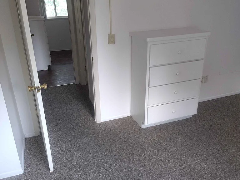 1939 Burrows St #1939 — Photo 3