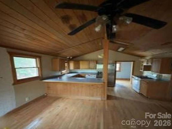 3rd image of 96 Meadowlark Ln