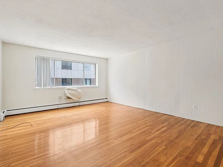 Gardner Street Apartments — Photo 46