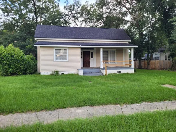 402 McLendon St, Ashburn, GA 31714
