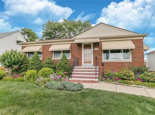 4851 Ridge Rd, Brooklyn, OH 44144