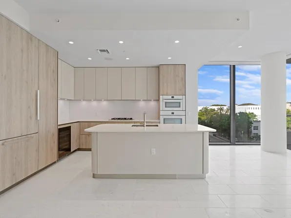 200 Arkona Ct #401, West Palm Beach, FL 33401