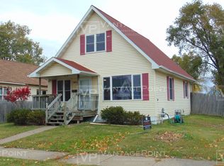 1025 Smith St, Green Bay, WI 54302