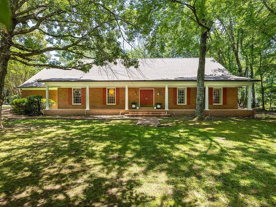 1st image of 1368 Dexter Ln