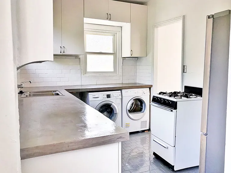 507/515 Dana Street — Photo 9
