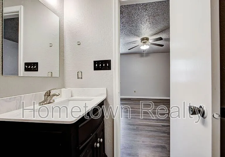 1713 Hillcrest Dr — Photo 20