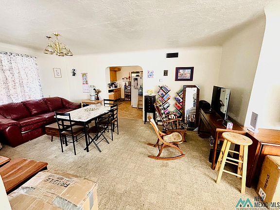 4th image of 804 E Hill Ave