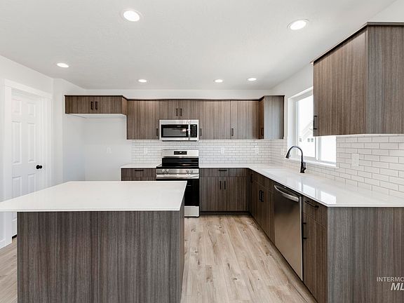 4th image of 11104 Noble Dr
