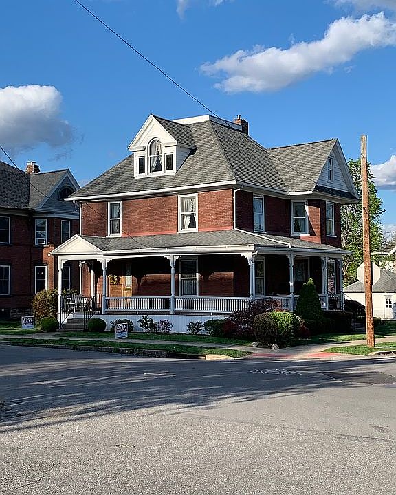 Corner of Walnut & Glenwood