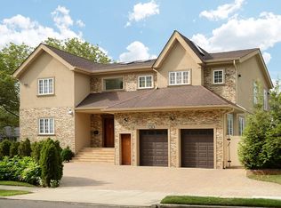 52 N Strathmore St, Valley Stream, NY 11581