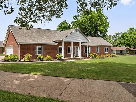 3rd image of 2225 Candy Ln