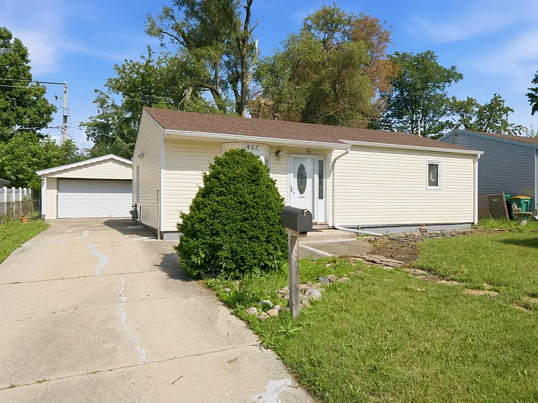 407 Laurel Ave — Photo 2