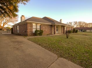 762 Midcreek Dr, Euless, TX 76039