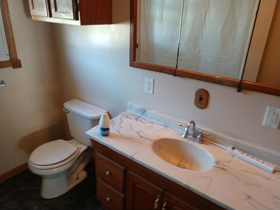 5th image of 301 E Avenue B