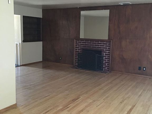 3rd image of 5216 Fernwood Way