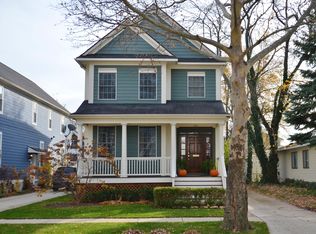 620 Bennaville Ave, Birmingham, MI 48009
