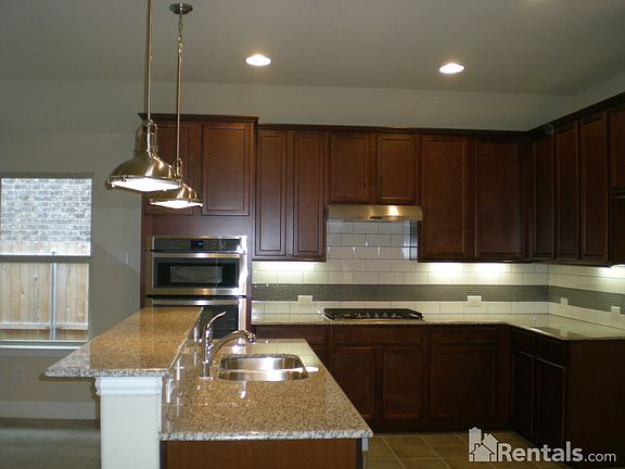 5th image of 2825 Castle Creek Dr