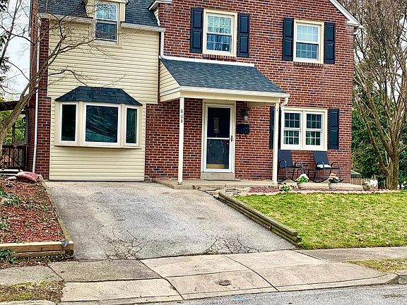 2nd image of 808 Cedar Ln