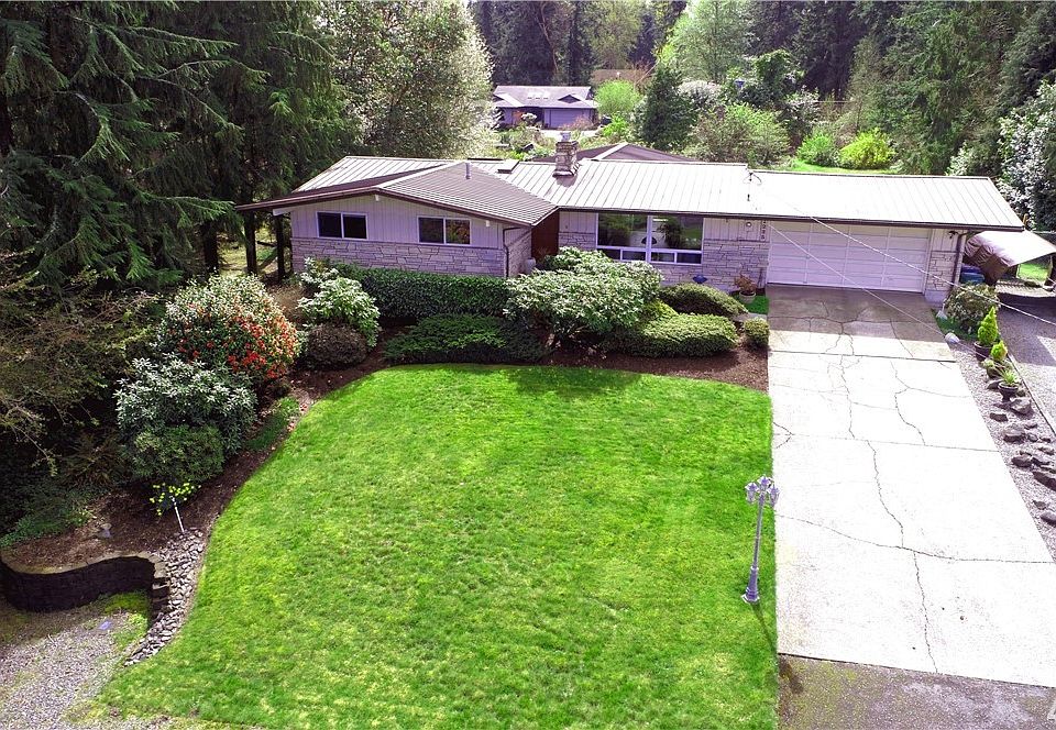 Overlooking the HUGE yard (over 1 acre)