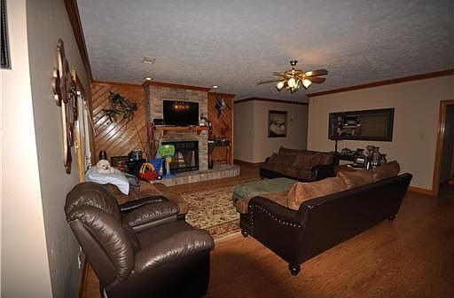 4th image of 1030 Nathaniel Dr