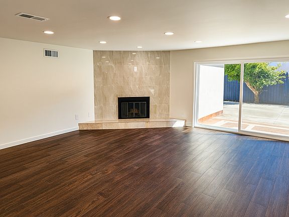 3rd image of 12948 Lull St