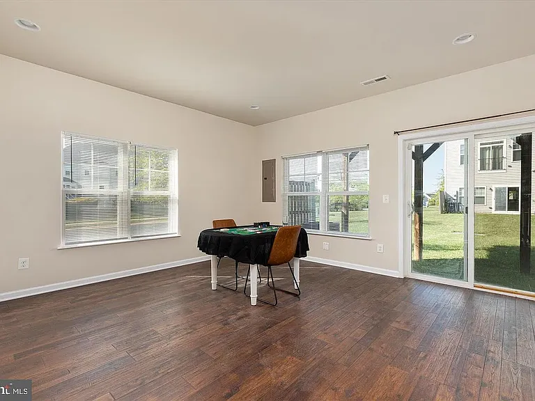 109 Splendor Garden Way — Photo 10