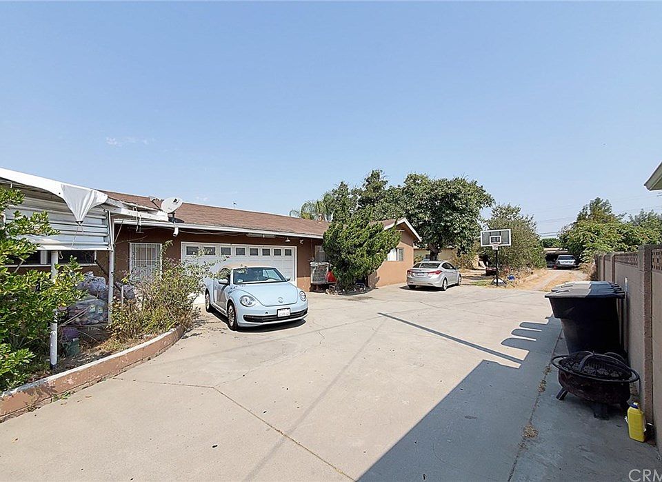 1st image of 8715 Orangewood Ave