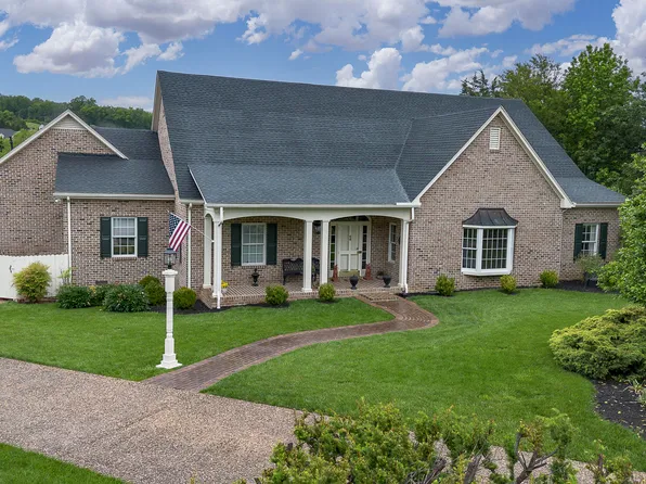 8 Augusta Ct, Lexington, VA 24450