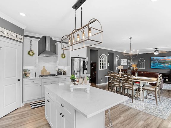 2nd image of 2136 Neill Ln