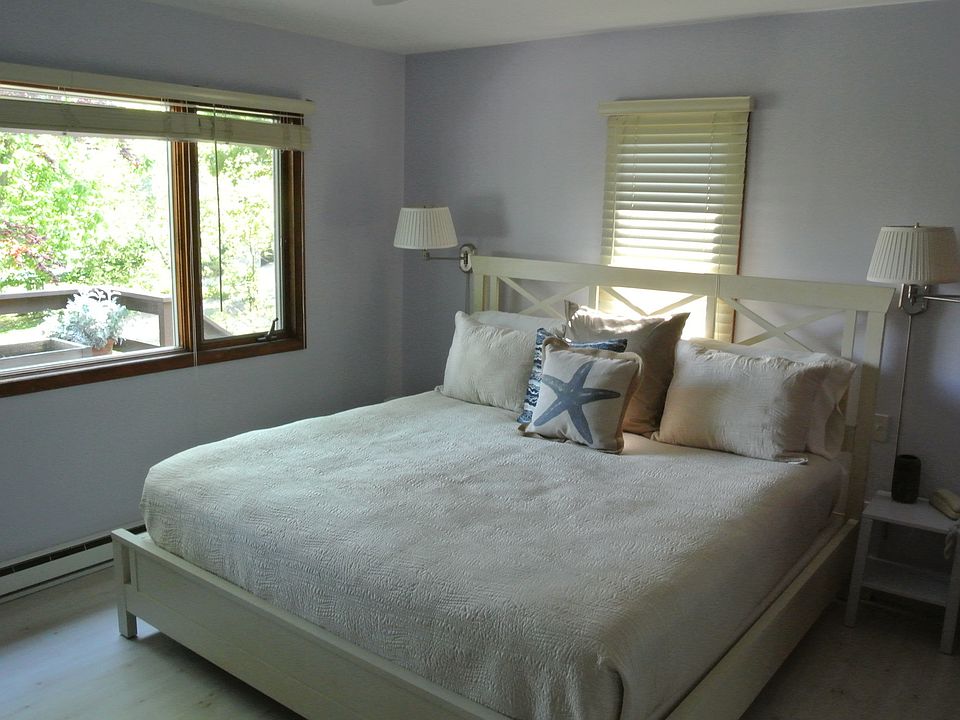 1st image of 48 Stuyvesant Dr