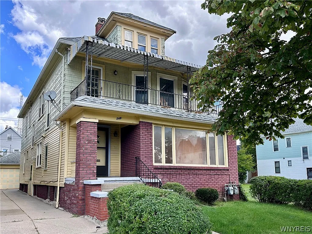 3 bed, 1.0 bath, 2652 sqft, $1,200 — Photo 1