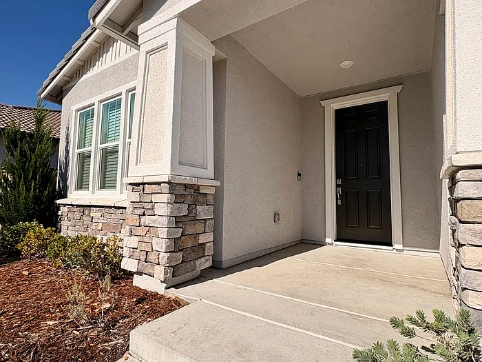3 bed, 3.0 bath, 2127 sqft, $3,095 — Photo 4