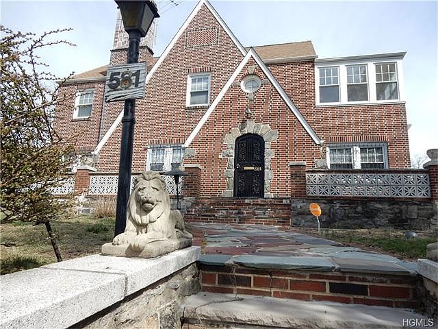 1st image of 581 E Lincoln Ave