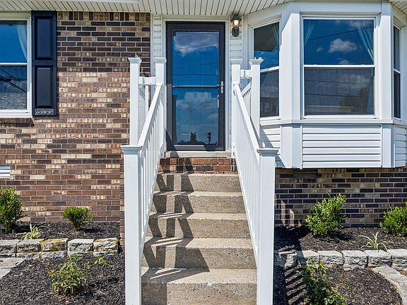 4th image of 104 Spruce Dr