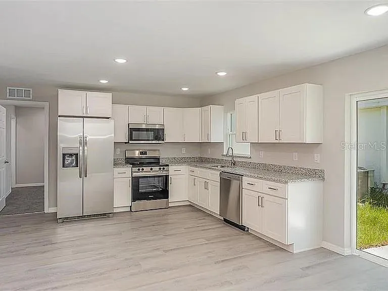 2 bed, 2.0 bath, 1071 sqft, $1,650 — Photo 2