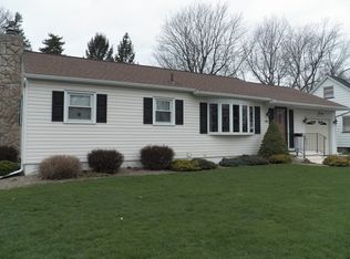 95 W Meadows Dr, Rochester, NY 14616