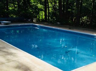 100 Debra Ct, Berea, KY 40403