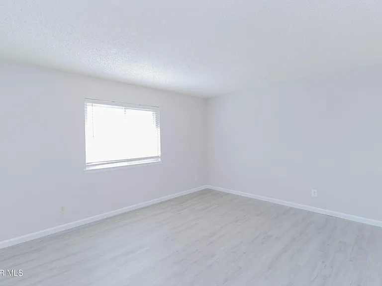 11052 Middledale St — Photo 25
