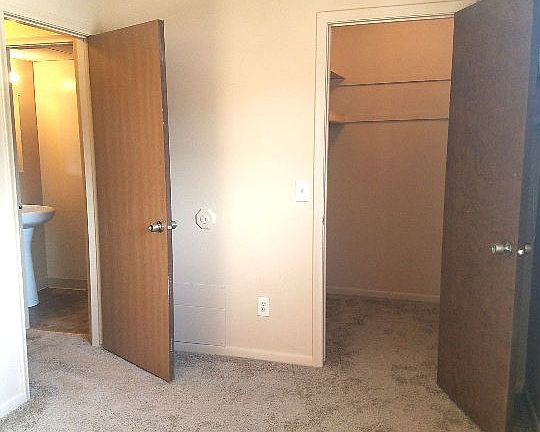 5th image of 3811 Sandhurst Dr APT 205