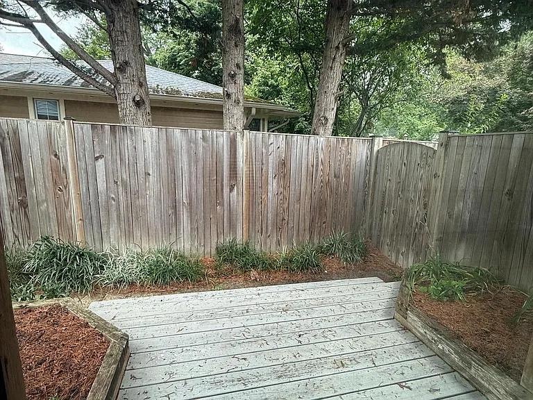 7915 Fairfax Rd — Photo 16