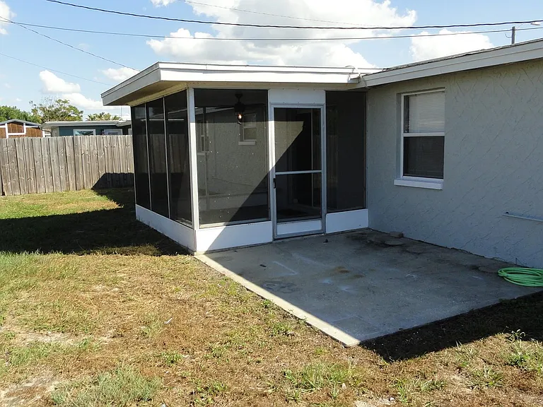 Cherrywood Dr — Photo 17