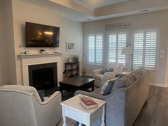 5th image of 305 Box Elder Way