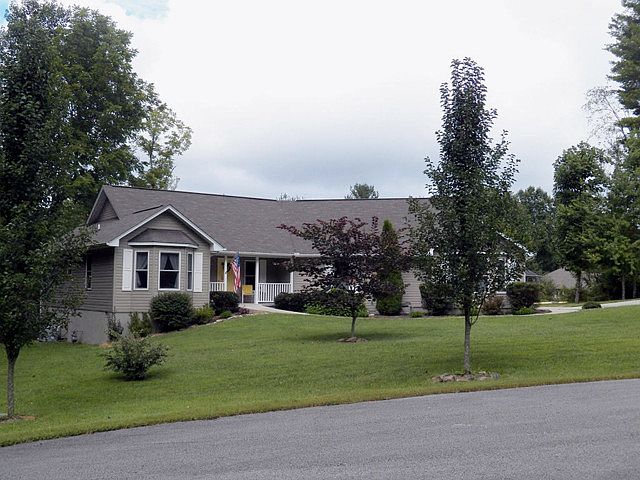 1st image of 194 Evergreen Pl